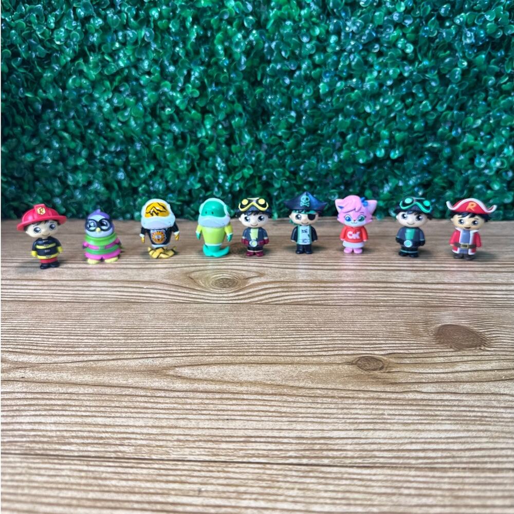 Bundle of 9 Ryans World 2" Figures Great Cake Topper Gift Mini Figures